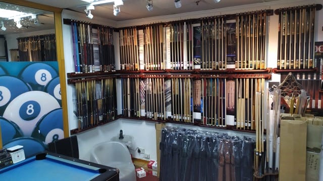 pool-stick-storage